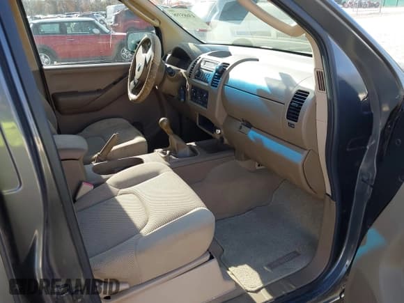 ✅ 2007 Nissan Frontier SE • VIN: 1N6AD07U67C456673 • Lot: 43685398. Wystawiony na IAAI z przebiegiem 124 665 mil. Bezpłatny archiwum sprzedaży aukcyjnych z USA i szczegółowy raport historii pojazdu na DreamBid. Zdjęcie 5.