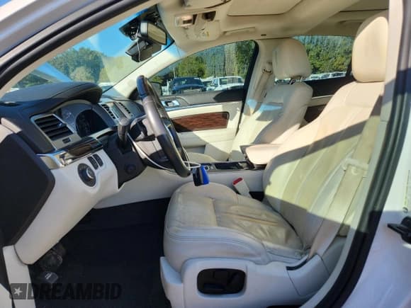 ✅ 2011 Lincoln MKS • VIN: 1LNHL9DR6BG615164 • Lot: 90116955. Listed on Copart with 125,837 mi. Free auction sales archive from the USA and detailed vehicle history report at DreamBid. Image 7.