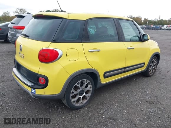 ✅ 2014 FIAT 500L Trekking • VIN: ZFBCFADH3EZ023506 • Лот: 43421023. Опубликован ранее на IAAI с пробегом 91 950 миль. Бесплатный доступ к архиву аукционных продаж из США и подробный отчёт об истории автомобиля на DreamBid. Изображение 4.