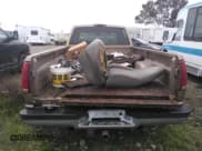 ✅ 1996 GMC Sierra 1500 • VIN: 1GTHC33J4TF010466 • Lot: 48392195. Wystawiony na Copart z przebiegiem 143 267 mil. Bezpłatny archiwum sprzedaży aukcyjnych z USA i szczegółowy raport historii pojazdu na DreamBid. Zdjęcie 6.