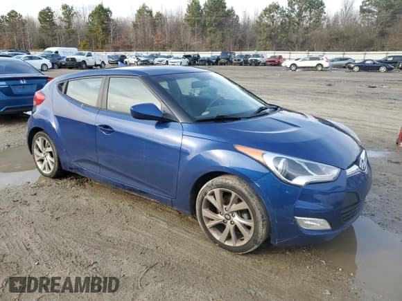 ✅ 2017 Hyundai Veloster • VIN: KMHTC6ADXHU305241 • Lot: 43567895. Wystawiony na Copart z przebiegiem 113 386 mil. Bezpłatny archiwum sprzedaży aukcyjnych z USA i szczegółowy raport historii pojazdu na DreamBid. Zdjęcie 4.