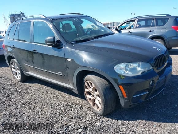 ✅ 2012 BMW X5 35i • VIN: 5UXZV4C5XCL744794 • Лот: 43353724. Опубликован ранее на IAAI с пробегом 163 176 миль. Бесплатный доступ к архиву аукционных продаж из США и подробный отчёт об истории автомобиля на DreamBid. Изображение 1.
