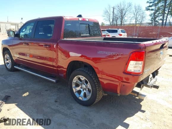 2020 Ram 1500 Big Horn z VIN 1C6SRFFT6LN110360, wystawiony jako IAAI lot #41725067 z przebiegiem 163 905 mil mil oraz . Historia ofert i sprzedaży dostępna na DreamBid. Obrazek 3.