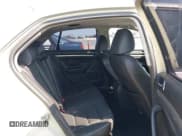 ✅ 2010 Volkswagen Jetta Limited Edition • VIN: 3VWAX7AJ2AM078677 • Lot: 42047598. Listed on IAAI with 193,291 mi. Free auction sales archive from the USA and detailed vehicle history report at DreamBid. Image 8.