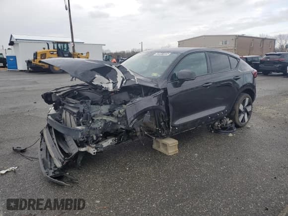 ✅ 2023 Volvo C40 Ultimate • VIN: YV4ED3GM0P2062398 • Lot: 49081605. Listed on Copart with 23,916 mi. Free auction sales archive from the USA and detailed vehicle history report at DreamBid. Image 1.