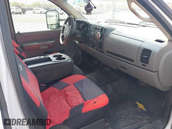 2008 Chevrolet Silverado 1500 Work Truck with VIN 1GCEC19X68Z113851, listed as a IAAI auction lot 41775750 with 227,717 mi miles and . Bid and sale history available at DreamBid. Image 5.
