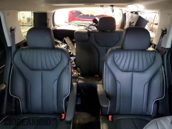 ✅ 2025 Hyundai Palisade Limited • VIN: KM8R5DGE8SU818228 • Lot: 82243274. Listed on Copart with 3,699 mi. Free auction sales archive from the USA and detailed vehicle history report at DreamBid. Image 10.