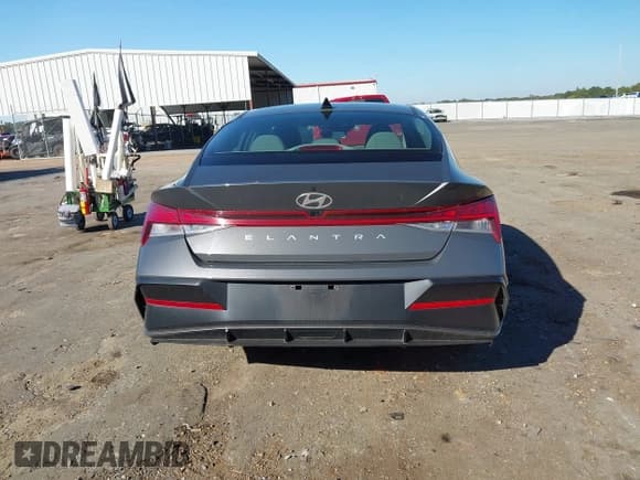 ✅ 2025 Hyundai Elantra SEL Convenience • VIN: KMHLS4DG0SU951487 • Лот: 43623170. Опубликован ранее на IAAI с пробегом 19 172 миль. Бесплатный доступ к архиву аукционных продаж из США и подробный отчёт об истории автомобиля на DreamBid. Изображение 16.