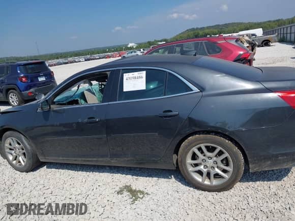 2016 Chevrolet Malibu LT z VIN 1G11C5SA7GU108559, wystawiony jako IAAI lot #43198486 z przebiegiem Nie podano mil oraz . Historia ofert i sprzedaży dostępna na DreamBid. Obrazek 13.