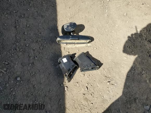 ✅ 2016 Dodge Challenger SXT Plus • VIN: 2C3CDZAG5GH137463 • Lot: 51076654. Wystawiony na Copart z przebiegiem 166 114 mil. Bezpłatny archiwum sprzedaży aukcyjnych z USA i szczegółowy raport historii pojazdu na DreamBid. Zdjęcie 12.