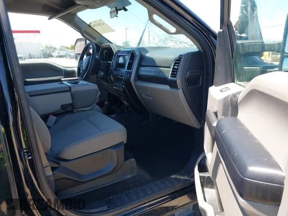 ✅ 2017 Ford F-250 Lariat • VIN: 1FT7W2BT2HEC45252 • Lot: 42542246. Wystawiony na IAAI z przebiegiem Nie podano. Bezpłatny archiwum sprzedaży aukcyjnych z USA i szczegółowy raport historii pojazdu na DreamBid. Zdjęcie 5.