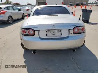 ✅ 2008 Mazda MX-5 Miata Grand Touring • VIN: JM1NC26F580155871 • Lot: 81395455. Wystawiony na Copart z przebiegiem 180 209 mil. Bezpłatny archiwum sprzedaży aukcyjnych z USA i szczegółowy raport historii pojazdu na DreamBid. Zdjęcie 6.