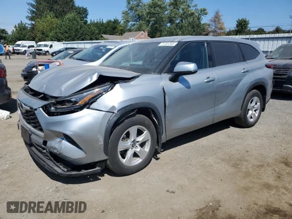 ✅ 2022 Toyota Highlander LE • VIN: 5TDBZRBH7NS228619 • Лот: 71181245. Опубликован ранее на Copart с пробегом 37 336 миль. Бесплатный доступ к архиву аукционных продаж из США и подробный отчёт об истории автомобиля на DreamBid. Изображение 1.