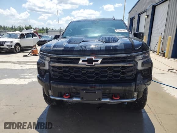 ✅ 2025 Chevrolet Silverado 1500 • VIN: 3GCUKHE89SG170865 • Лот: 62162145. Опубликован ранее на Copart с пробегом 6 272 миль. Бесплатный доступ к архиву аукционных продаж из США и подробный отчёт об истории автомобиля на DreamBid. Изображение 5.