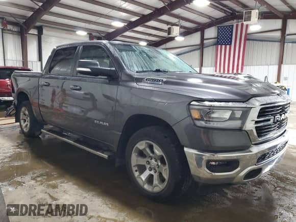 2021 Ram 1500 Big Horn z VIN 1C6SRFFT1MN605180, wystawiony jako Copart lot #90020175 z przebiegiem 49 615 mil mil oraz Szkoda całkowita • Salvage title. Historia ofert i sprzedaży dostępna na DreamBid. Obrazek 4.