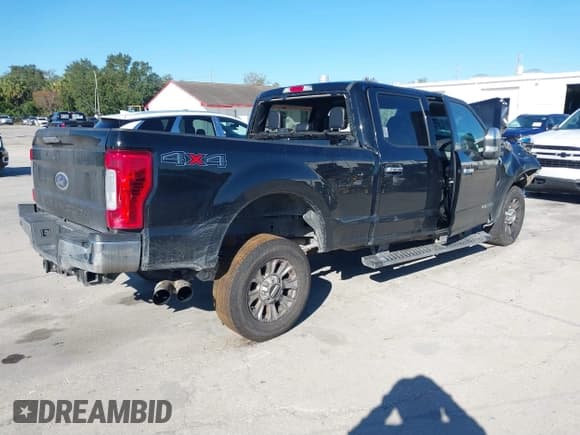 ✅ 2017 Ford F-250 Lariat • VIN: 1FT7W2BT4HED13714 • Lot: 40995061. Listed on IAAI with 156,645 mi. Free auction sales archive from the USA and detailed vehicle history report at DreamBid. Image 4.