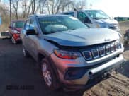 ✅ 2022 Jeep Compass Latitude Lux • VIN: 3C4NJDFB0NT171103 • Lot: 41857327. Wystawiony na IAAI z przebiegiem 17 940 mil. Bezpłatny archiwum sprzedaży aukcyjnych z USA i szczegółowy raport historii pojazdu na DreamBid. Zdjęcie 1.
