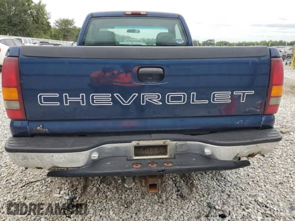 2001 Chevrolet Silverado 1500 с VIN 1GCEK14V01Z231408, выставлен на аукционе Copart как лот 70044624 с пробегом 229 885 миль миль и Списание • Salvage title. История ставок и продаж доступна на DreamBid. Изображение 6.