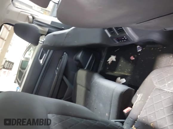 ✅ 2019 Volkswagen Atlas S • VIN: 1V2AP2CA2KC555726 • Lot: 42367689. Listed on IAAI with 100,443 mi. Free auction sales archive from the USA and detailed vehicle history report at DreamBid. Image 8.