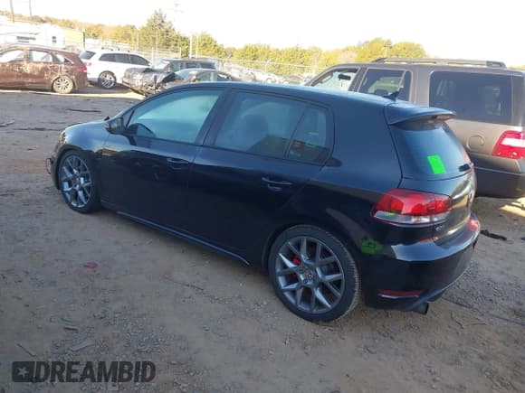 ✅ 2013 Volkswagen Golf GTI • VIN: WVWHD7AJ2DW136060 • Лот: 43636663. Опубликован ранее на IAAI с пробегом 137 964 миль. Бесплатный доступ к архиву аукционных продаж из США и подробный отчёт об истории автомобиля на DreamBid. Изображение 3.