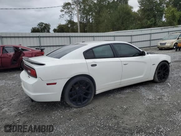 ✅ 2014 Dodge Charger RT Plus • VIN: 2C3CDXCT7EH259348 • Lot: 90420585. Wystawiony na Copart z przebiegiem 114 015 mil. Bezpłatny archiwum sprzedaży aukcyjnych z USA i szczegółowy raport historii pojazdu na DreamBid. Zdjęcie 3.