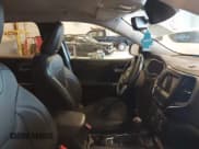 ✅ 2021 Jeep Cherokee Latitude Lux • VIN: 1C4PJMMX5MD194128 • Lot: 42257671. Wystawiony na IAAI z przebiegiem 25 969 mil. Bezpłatny archiwum sprzedaży aukcyjnych z USA i szczegółowy raport historii pojazdu na DreamBid. Zdjęcie 5.