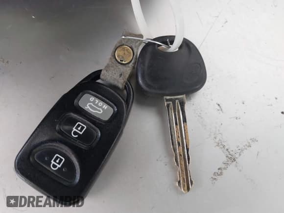 ✅ 2013 Hyundai Elantra GLS • VIN: KMHDH4AE6DU904876 • Lot: 41085148. Listed on IAAI with 179,826 mi. Free auction sales archive from the USA and detailed vehicle history report at DreamBid. Image 11.