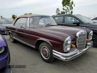 ✅ 1964 Mercedes-Benz 220 • VIN: 11102310042194 • Lot: 58020614. Wystawiony na Copart z przebiegiem 6 331 mil. Bezpłatny archiwum sprzedaży aukcyjnych z USA i szczegółowy raport historii pojazdu na DreamBid. Zdjęcie 4.