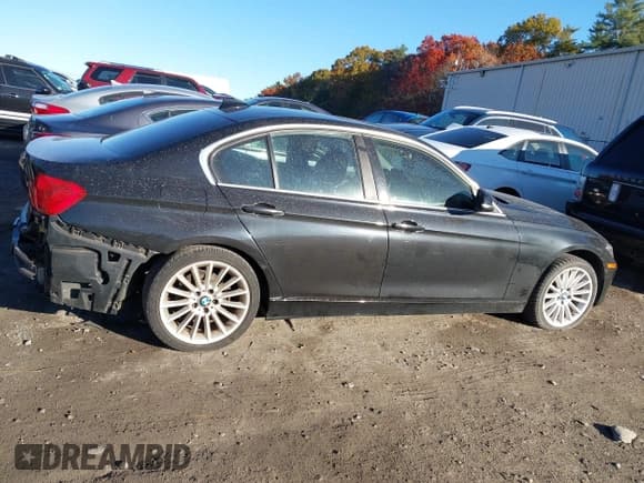 ✅ 2013 BMW 3 Series 328i xDrive • VIN: WBA3B5C55DP539042 • Лот: 43586826. Опубликован ранее на IAAI с пробегом 136 098 миль. Бесплатный доступ к архиву аукционных продаж из США и подробный отчёт об истории автомобиля на DreamBid. Изображение 13.