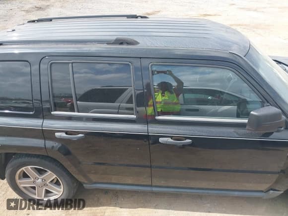 ✅ 2007 Jeep Patriot Sport • VIN: 1J8FF28W97D267050 • Lot: 41793288. Listed on IAAI with 132,743 mi. Free auction sales archive from the USA and detailed vehicle history report at DreamBid. Image 12.