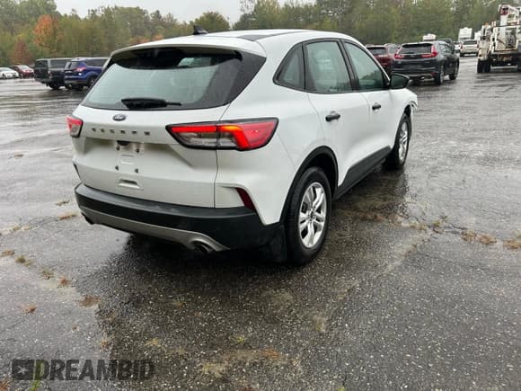 ✅ 2021 Ford Escape S • VIN: 1FMCU0F63MUA90073 • Лот: 85185185. Опубликован ранее на Copart с пробегом 120 780 миль. Бесплатный доступ к архиву аукционных продаж из США и подробный отчёт об истории автомобиля на DreamBid. Изображение 4.