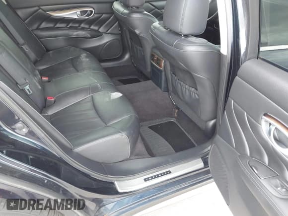 ✅ 2017 Infiniti Q70 3.7 • VIN: JN1BY1PR0HM210469 • Лот: 42149004. Опубликован ранее на IAAI с пробегом 105 840 миль. Бесплатный доступ к архиву аукционных продаж из США и подробный отчёт об истории автомобиля на DreamBid. Изображение 8.