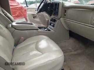 ✅ 2003 Chevrolet Suburban LT • VIN: 3GNFK16Z23G280270 • Лот: 41627119. Опубликован ранее на IAAI с пробегом 246 282 миль. Бесплатный доступ к архиву аукционных продаж из США и подробный отчёт об истории автомобиля на DreamBid. Изображение 5.