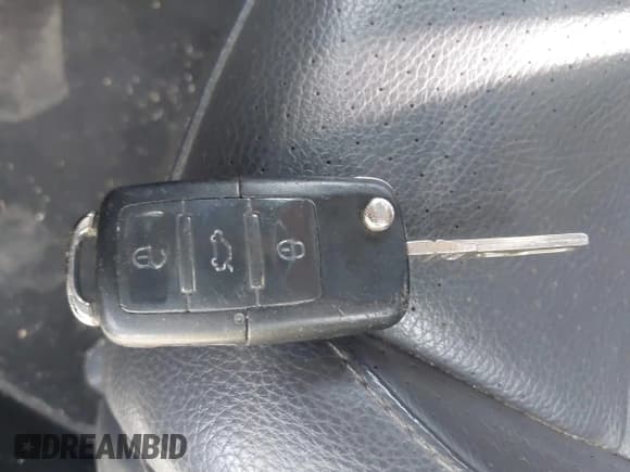 ✅ 2008 Volkswagen Jetta SE • VIN: 3VWRZ71K08M187848 • Lot: 41918064. Wystawiony na IAAI z przebiegiem 181 998 mil. Bezpłatny archiwum sprzedaży aukcyjnych z USA i szczegółowy raport historii pojazdu na DreamBid. Zdjęcie 11.