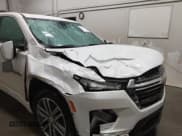 ✅ 2023 Chevrolet Traverse High Country • VIN: 1GNEVNKWXPJ176247 • Lot: 41515012. Wystawiony na IAAI z przebiegiem 69 663 mil. Bezpłatny archiwum sprzedaży aukcyjnych z USA i szczegółowy raport historii pojazdu na DreamBid. Zdjęcie 6.