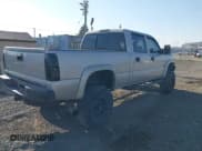 ✅ 2005 Chevrolet Silverado 2500HD LS • VIN: 1GCHK232X5F834481 • Lot: 43302751. Wystawiony na IAAI z przebiegiem 196 320 mil. Bezpłatny archiwum sprzedaży aukcyjnych z USA i szczegółowy raport historii pojazdu na DreamBid. Zdjęcie 4.