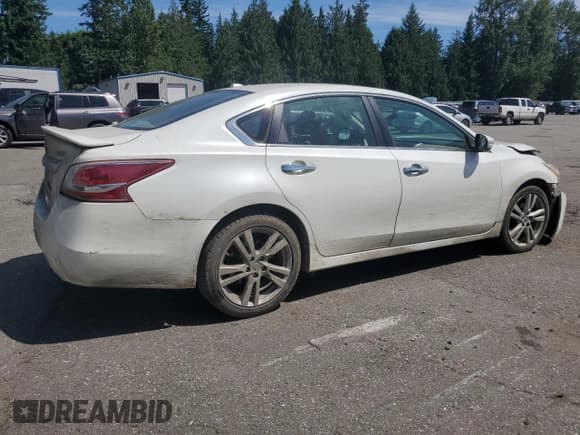 ✅ 2013 Nissan Altima SV • VIN: 1N4BL3AP4DN463948 • Lot: 60295225. Listed on Copart with 133,924 mi. Free auction sales archive from the USA and detailed vehicle history report at DreamBid. Image 3.