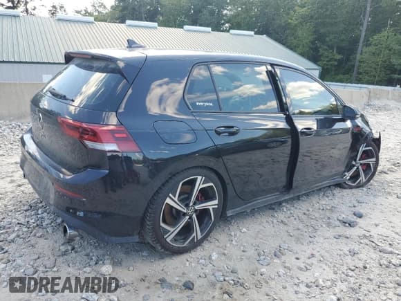 ✅ 2024 Volkswagen Golf GTI SE • VIN: WVWRA7CD2RW126303 • Lot: 70878035. Wystawiony na Copart z przebiegiem 34 997 mil. Bezpłatny archiwum sprzedaży aukcyjnych z USA i szczegółowy raport historii pojazdu na DreamBid. Zdjęcie 3.