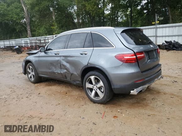 ✅ 2017 Mercedes-Benz GLC 300 • VIN: WDC0G4JB1HF172740 • Лот: 81689775. Опубликован ранее на Copart с пробегом 90 362 миль. Бесплатный доступ к архиву аукционных продаж из США и подробный отчёт об истории автомобиля на DreamBid. Изображение 2.