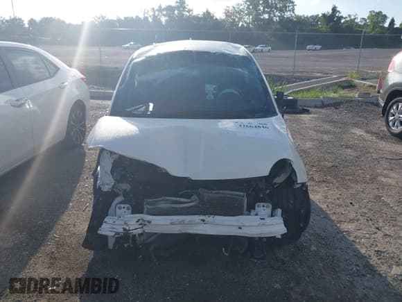 ✅ 2015 FIAT 500e • VIN: 3C3CFFGE1FT717765 • Lot: 42664846. Wystawiony na IAAI z przebiegiem 62 629 mil. Bezpłatny archiwum sprzedaży aukcyjnych z USA i szczegółowy raport historii pojazdu na DreamBid. Zdjęcie 11.