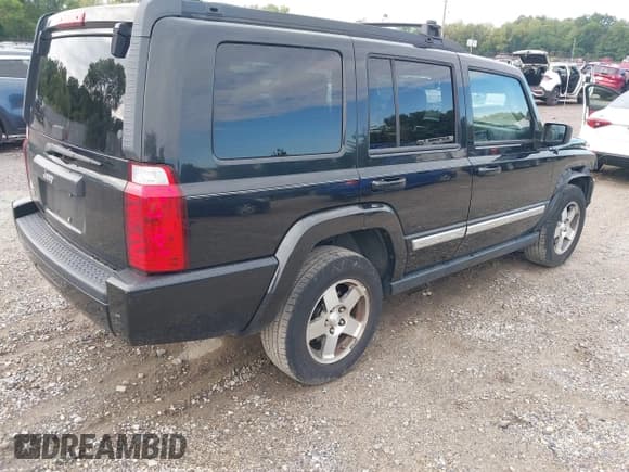 ✅ 2010 Jeep Commander Sport • VIN: 1J4RG4GK9AC158431 • Лот: 43107181. Опубликован ранее на IAAI с пробегом 170 819 миль. Бесплатный доступ к архиву аукционных продаж из США и подробный отчёт об истории автомобиля на DreamBid. Изображение 4.