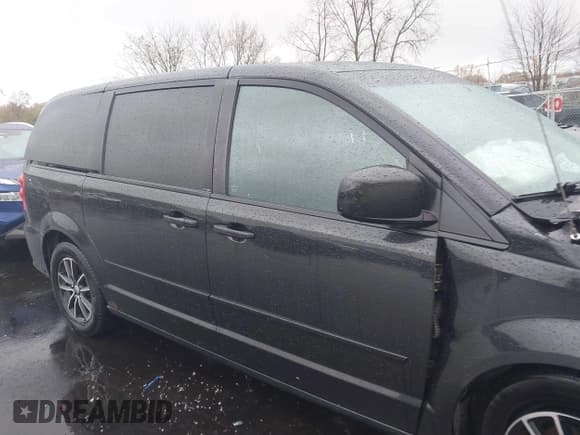 ✅ 2014 Dodge Grand Caravan SXT • VIN: 2C4RDGCG9ER118803 • Lot: 43521627. Wystawiony na IAAI z przebiegiem 229 932 mil. Bezpłatny archiwum sprzedaży aukcyjnych z USA i szczegółowy raport historii pojazdu na DreamBid. Zdjęcie 14.