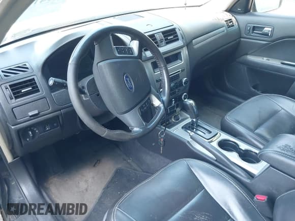 ✅ 2010 Ford Fusion Hybrid • VIN: 3FADP0L33AR292902 • Lot: 42941205. Wystawiony na IAAI z przebiegiem 131 182 mil. Bezpłatny archiwum sprzedaży aukcyjnych z USA i szczegółowy raport historii pojazdu na DreamBid. Zdjęcie 5.