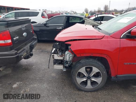✅ 2018 Jeep Compass Latitude • VIN: 3C4NJDBB4JT104326 • Лот: 43779456. Опубликован ранее на IAAI с пробегом 61 629 миль. Бесплатный доступ к архиву аукционных продаж из США и подробный отчёт об истории автомобиля на DreamBid. Изображение 6.