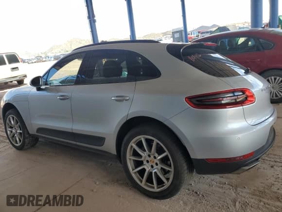 ✅ 2017 Porsche Macan • VIN: WP1AA2A57HLB01486 • Лот: 90096295. Опубликован ранее на Copart с пробегом 127 544 миль. Бесплатный доступ к архиву аукционных продаж из США и подробный отчёт об истории автомобиля на DreamBid. Изображение 2.