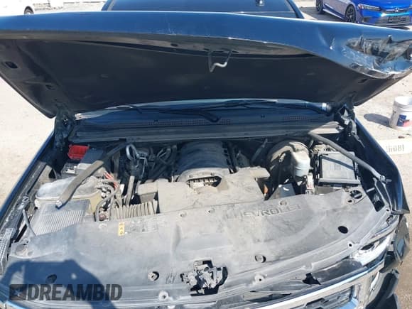 ✅ 2020 Chevrolet Suburban LT • VIN: 1GNSCHKC4LR154126 • Lot: 41636948. Wystawiony na IAAI z przebiegiem 190 699 mil. Bezpłatny archiwum sprzedaży aukcyjnych z USA i szczegółowy raport historii pojazdu na DreamBid. Zdjęcie 10.