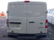 ✅ 2019 Nissan NV Cargo S • VIN: 1N6BF0KY3KN804726 • Lot: 43519861. Wystawiony na IAAI z przebiegiem 136 717 mil. Bezpłatny archiwum sprzedaży aukcyjnych z USA i szczegółowy raport historii pojazdu na DreamBid. Zdjęcie 16.