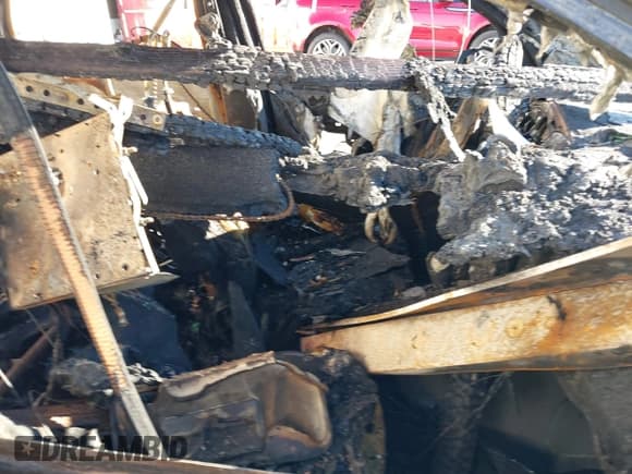 ✅ 2005 Saturn VUE • VIN: 5GZCZ53455S868830 • Lot: 41242401. Wystawiony na IAAI z przebiegiem Nie podano. Bezpłatny archiwum sprzedaży aukcyjnych z USA i szczegółowy raport historii pojazdu na DreamBid. Zdjęcie 5.