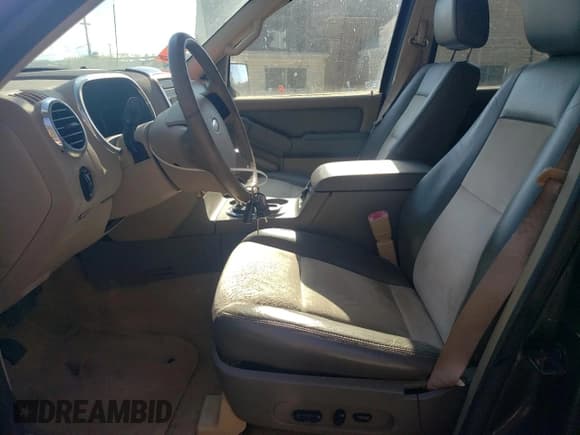 ✅ 2007 Ford Explorer Eddie Bauer • VIN: 1FMEU74EX7UA40867 • Lot: 70993795. Wystawiony na Copart z przebiegiem 204 293 mil. Bezpłatny archiwum sprzedaży aukcyjnych z USA i szczegółowy raport historii pojazdu na DreamBid. Zdjęcie 7.