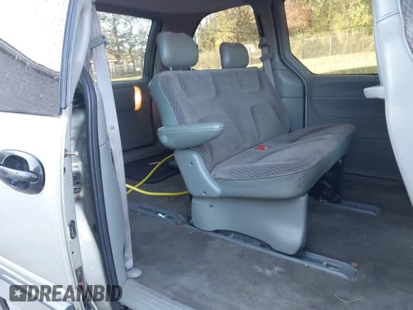 ✅ 2000 Dodge Caravan • VIN: 2B4GP2534YR643202 • Lot: 43611787. Wystawiony na IAAI z przebiegiem 219 266 mil. Bezpłatny archiwum sprzedaży aukcyjnych z USA i szczegółowy raport historii pojazdu na DreamBid. Zdjęcie 8.